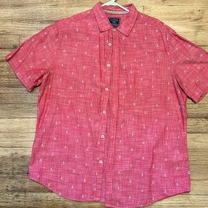 Salmon colored short sleeve button up with white anchors men’s size XL